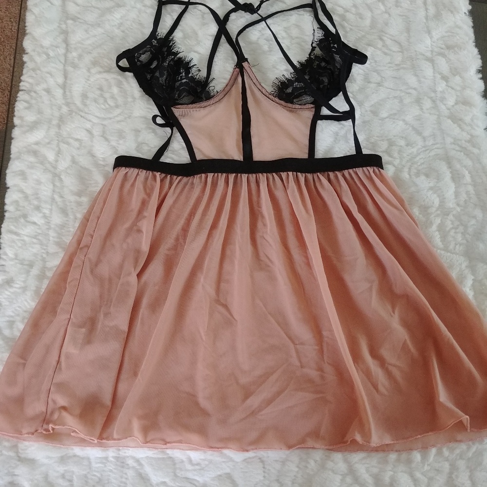 Intimate - Picture 2 of 4
